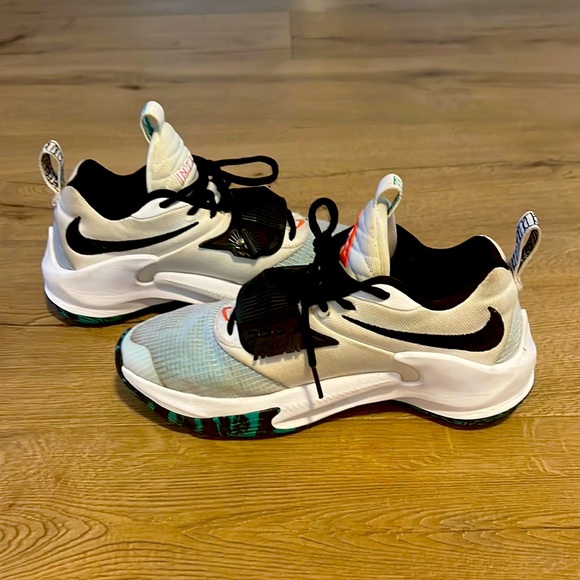 Nike Giannis Freak - Picture 1 of 4